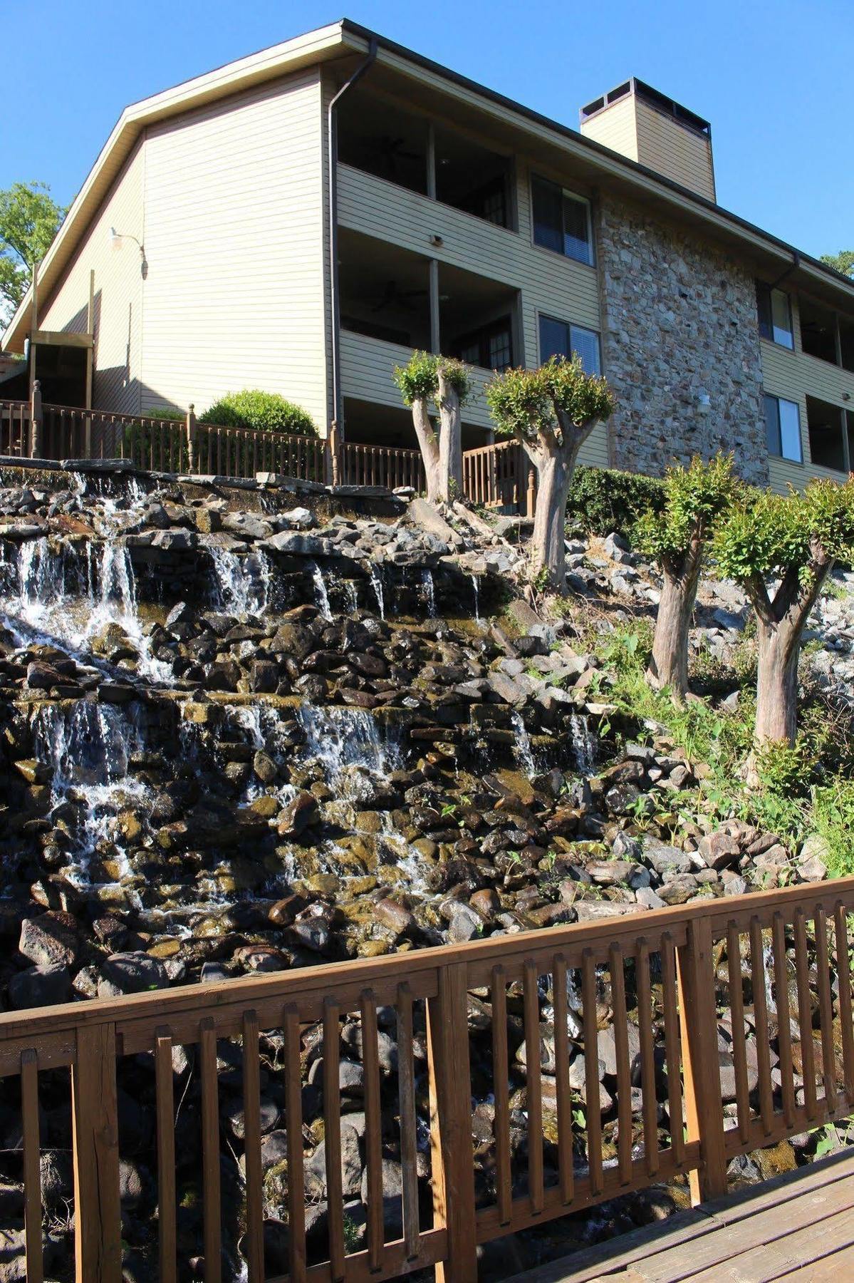 The Wharf Resort Lake Hamilton Exterior foto